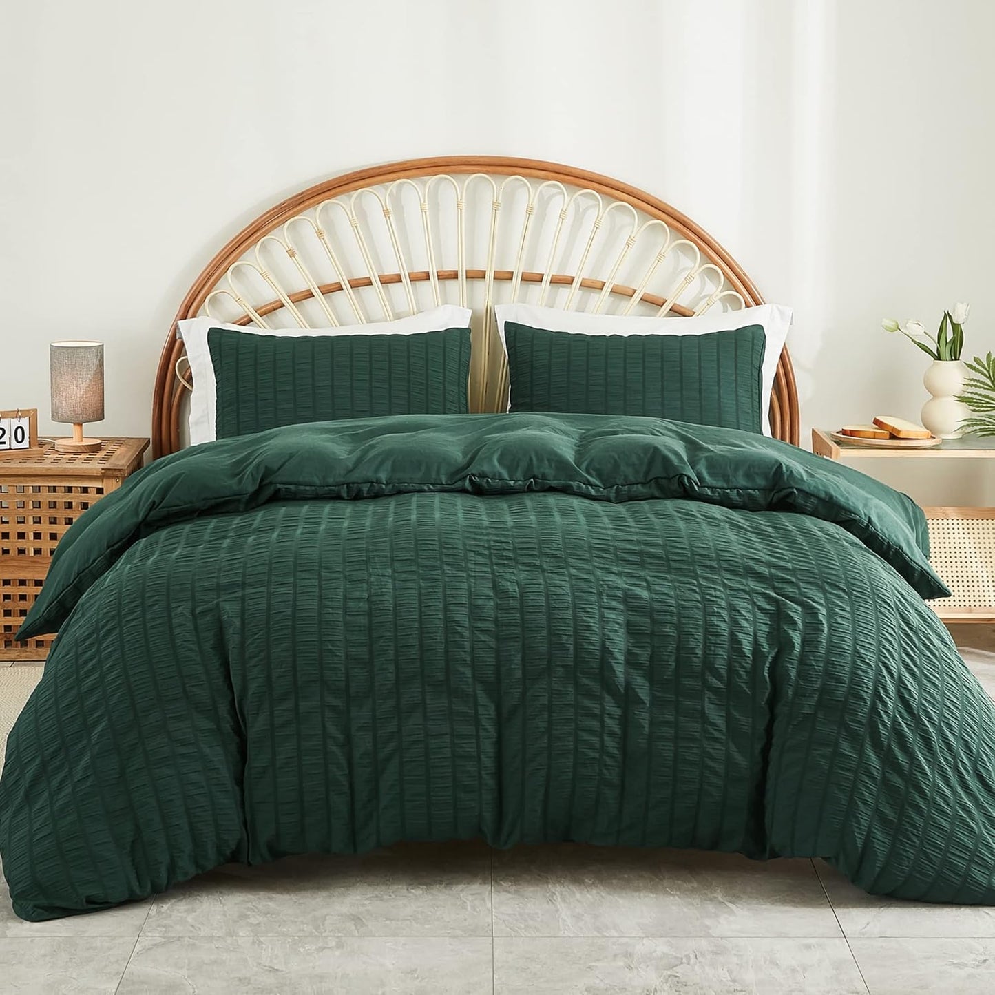 AveLom White Duvet Cover King (104 x 90 inches), 3 Pieces (1 Duvet Cover + 2 Pillow Cases), Seersucker Textured Ultra Soft Washed Microfiber, Textured Duvet Cover with Zipper Closure, Corner Ties