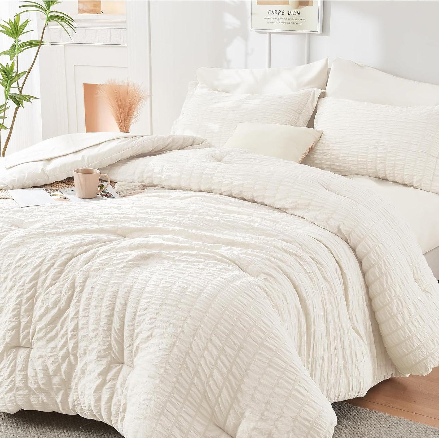 HYMOKEGE Beige Duvet Cover Queen Size, Ultra Soft 3-Piece Seersucker Duvet Cover Set with Zipper Closure, Soft Brushed Microfiber Bedding Set with 8 Corner Ties (90"x90", 2 Pillowshams)