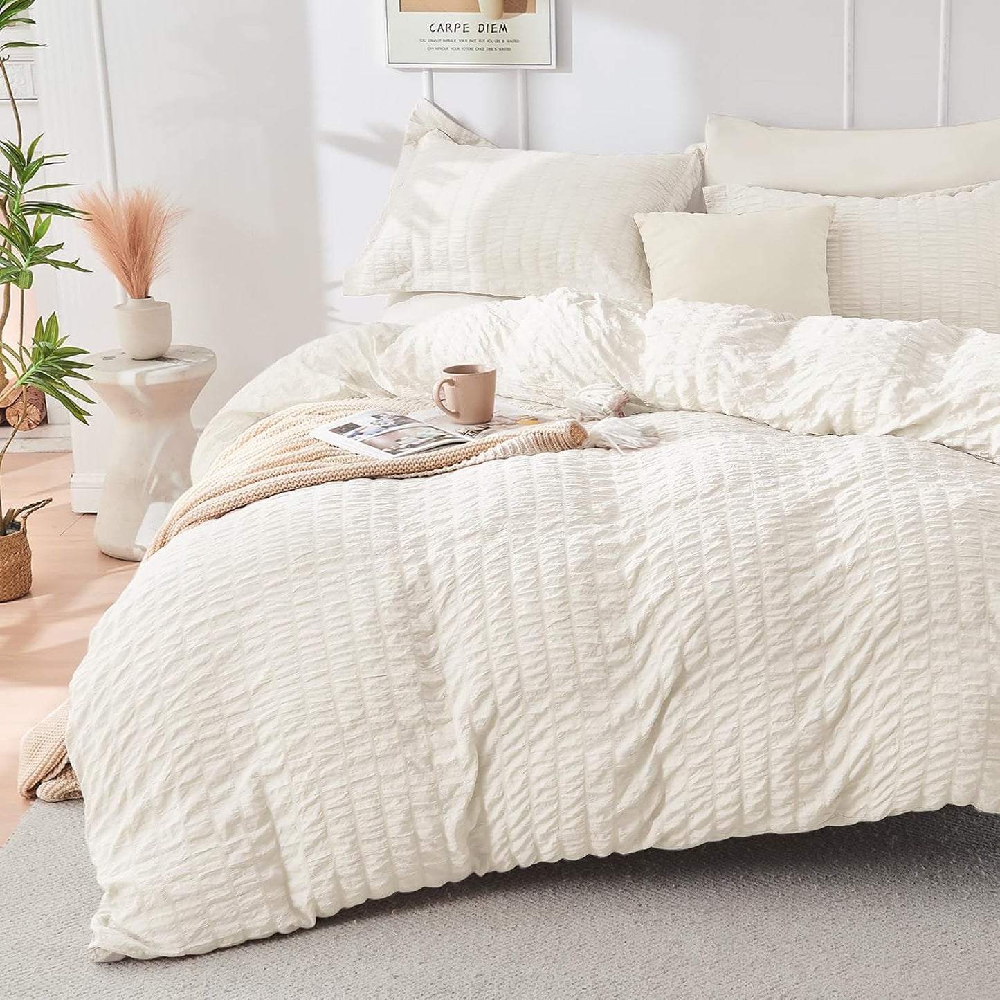 HYMOKEGE Beige Duvet Cover Queen Size, Ultra Soft 3-Piece Seersucker Duvet Cover Set with Zipper Closure, Soft Brushed Microfiber Bedding Set with 8 Corner Ties (90"x90", 2 Pillowshams)