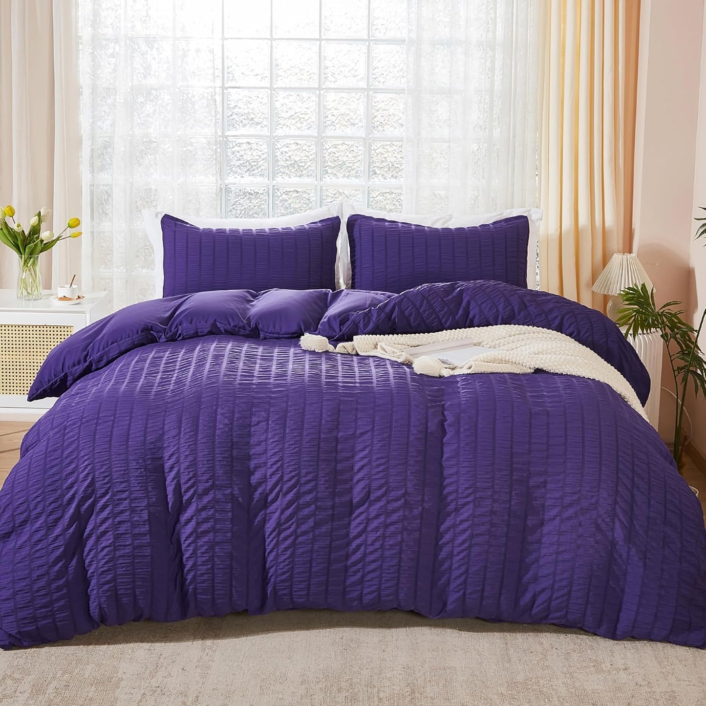 AveLom White Duvet Cover King (104 x 90 inches), 3 Pieces (1 Duvet Cover + 2 Pillow Cases), Seersucker Textured Ultra Soft Washed Microfiber, Textured Duvet Cover with Zipper Closure, Corner Ties