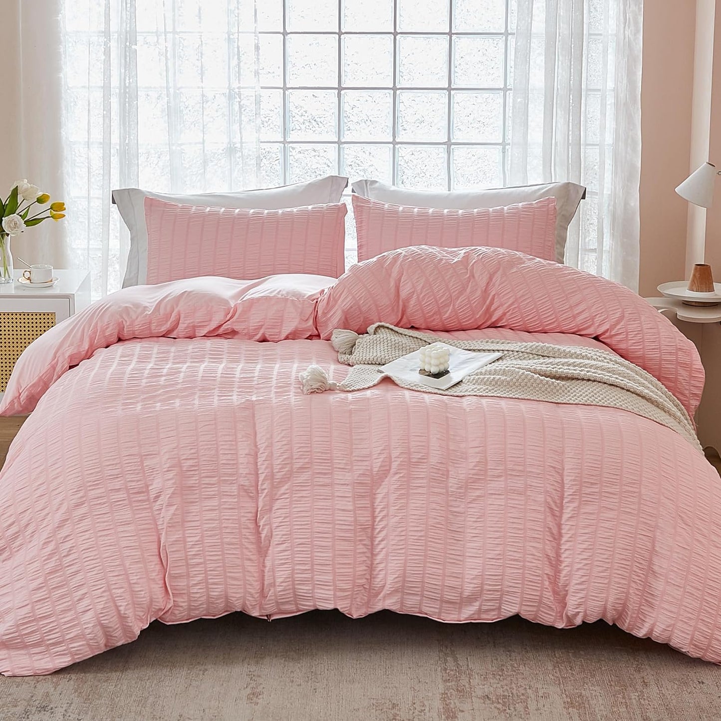 AveLom White Duvet Cover King (104 x 90 inches), 3 Pieces (1 Duvet Cover + 2 Pillow Cases), Seersucker Textured Ultra Soft Washed Microfiber, Textured Duvet Cover with Zipper Closure, Corner Ties